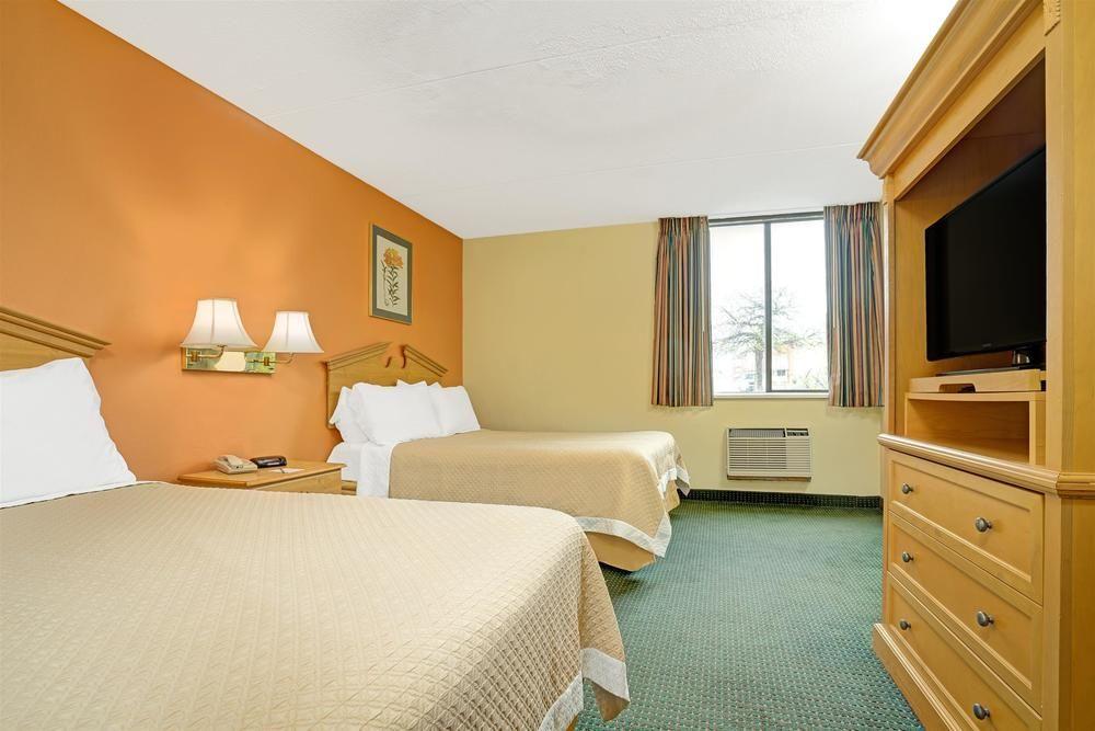 Holiday Inn Express - Minneapolis West - Plymouth By Ihg Exterior photo